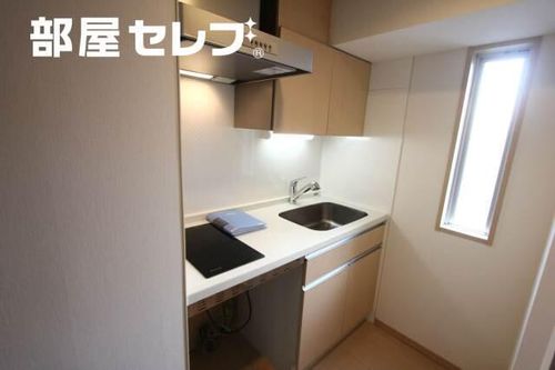 ドゥーエ大須0803のキッチン