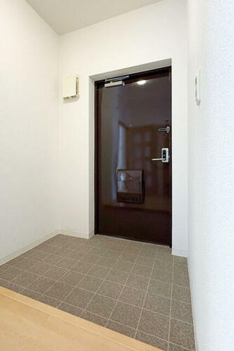 URすずかけ台ハイツ第30020401の玄関