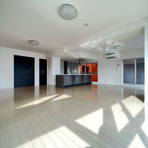 エスティメゾン葵の居間