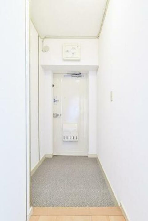 UR高座台1030401の玄関