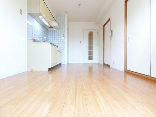 バルカン富田林の居間