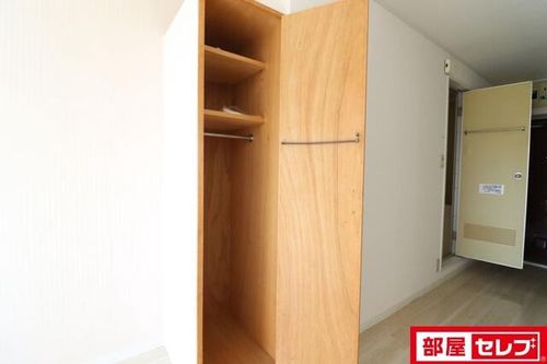 ビラ三秀向山302の内装