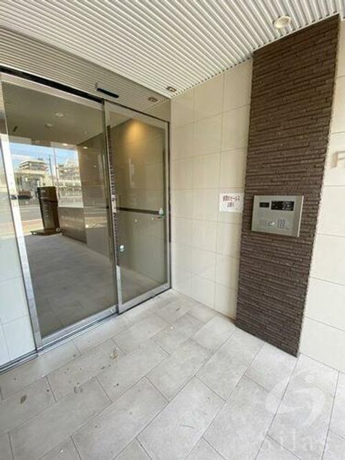 FDS KOHAMA WEST101の玄関