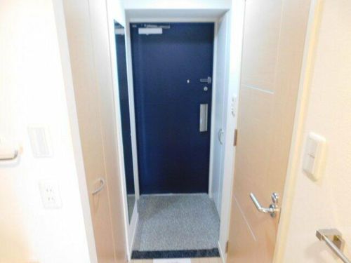 プレサンス名古屋駅前グランヴィルの玄関