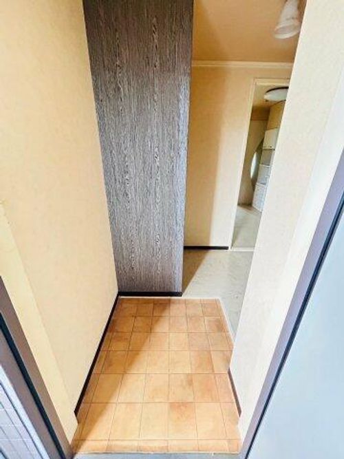 ハイツハピネスの玄関