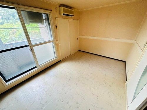 ハイツハピネスの居間