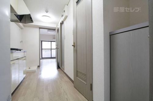 サン・ウエダビルⅠの玄関