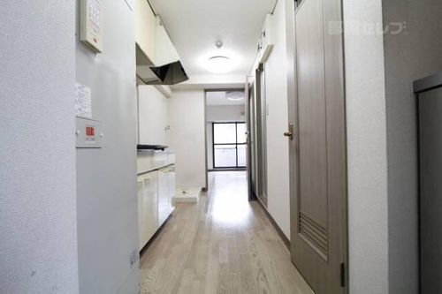 サン・ウエダビルⅠの玄関