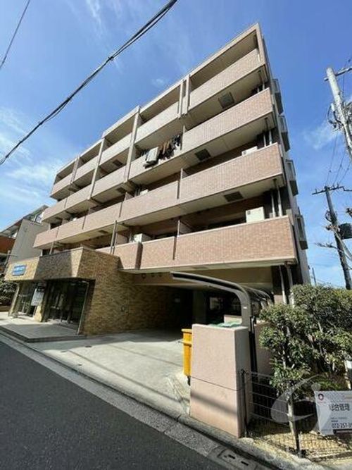 リヴェール鳳の外観