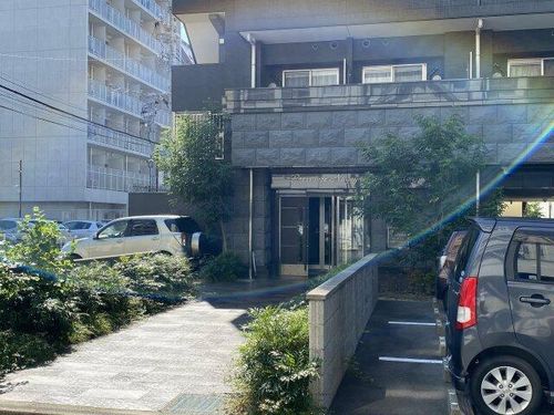 プレサンス名古屋STATIONフレアの玄関