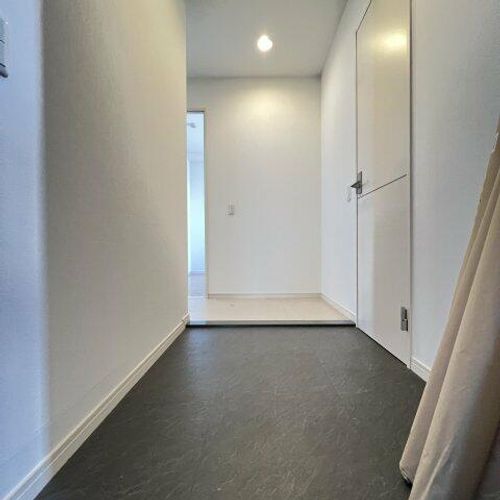 エルミタージュ新栄の玄関