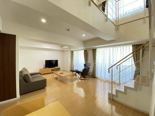 メイビル向陽町新館の居間