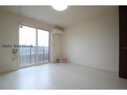 アビデハウス102の居間