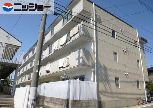 サンハイツ極楽の外観