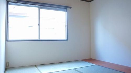 タウニィ高松B棟101の内装