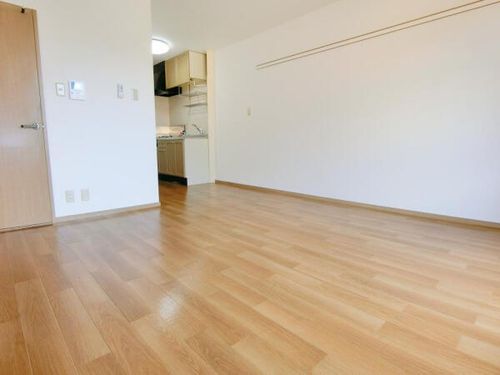 ヴィラージュⅠ102の居間