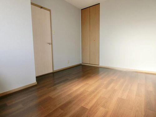 ヴィラージュⅠ102の居間