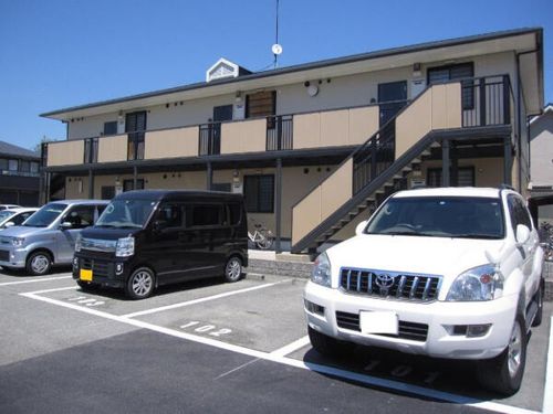 ヴィラージュⅠ102の外観