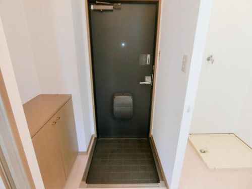 ヴィラージュⅠ102の玄関