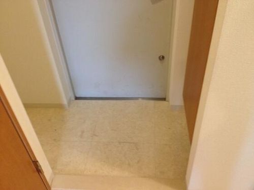 スカイビュー宝泉305の玄関