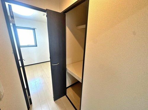 スリーハーブズ天美西の内装