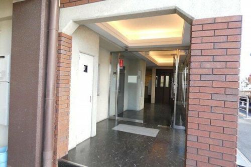 コーポスタンレーの玄関