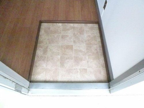 安田ハイツの玄関