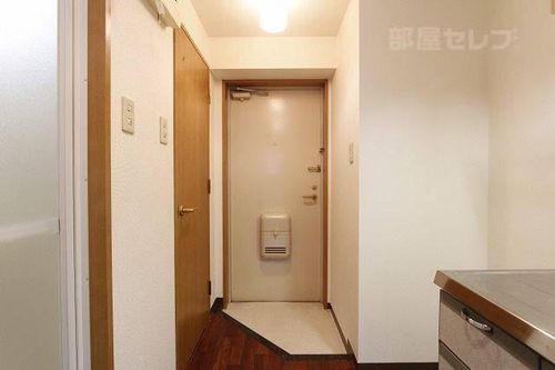 フレア202の玄関