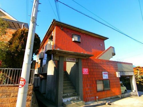 エクセル酒谷の玄関