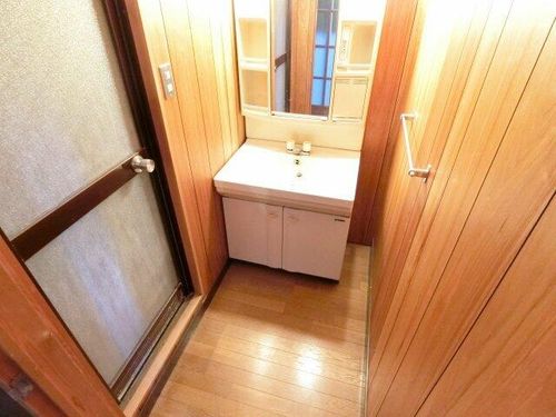 エクセル酒谷の内装