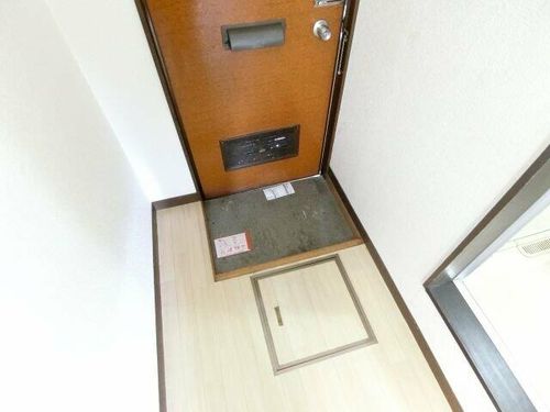 コスモハイツエコーの玄関