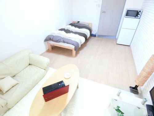 上田マンションの居間