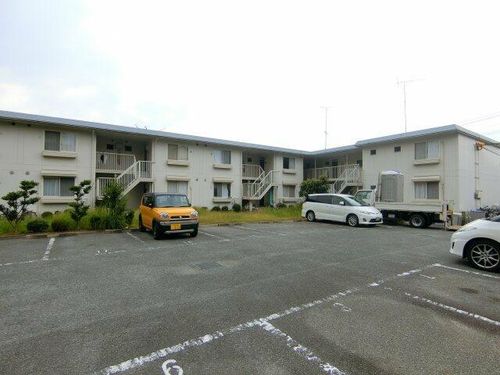 シャトー・ド・イワネ17号館の外観