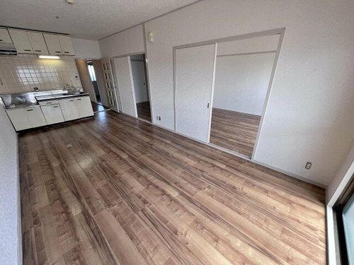 土師ハイツの居間