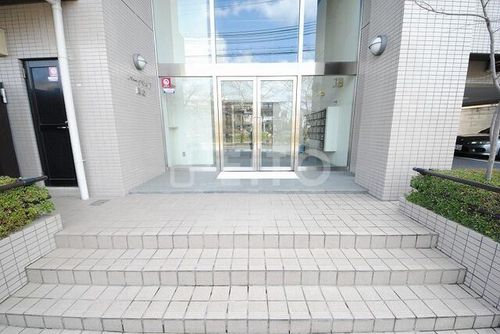 パークサイド岡崎の玄関