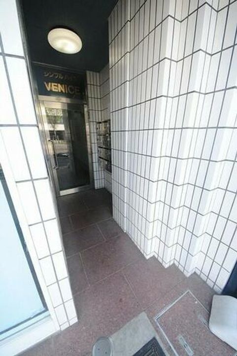 シンプルハイツベニスの玄関