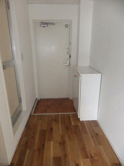 レジデンス門真202の玄関