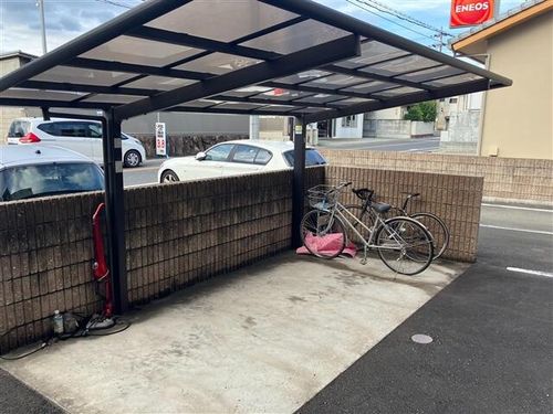 ラフィネスの玄関