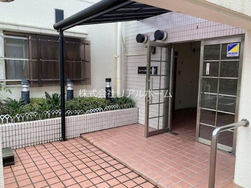 ムーンヒルズ蘭2-Aの玄関