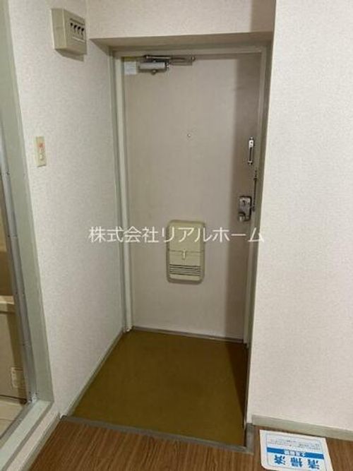 ムーンヒルズ蘭2-Aの玄関