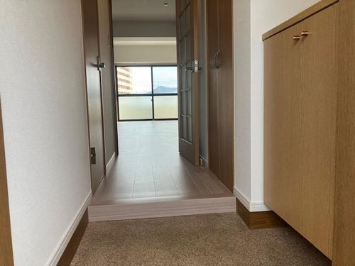 グランディール303の玄関