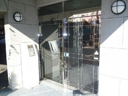 グランディール303の玄関