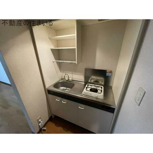 グランデ川沿のキッチン