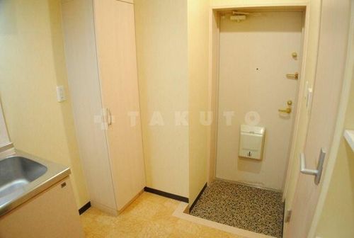 アルティスタ西院の玄関