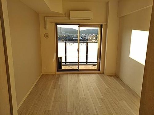 プレデコート西京極の居間