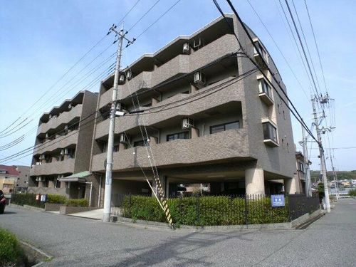 ルナ学園の外観