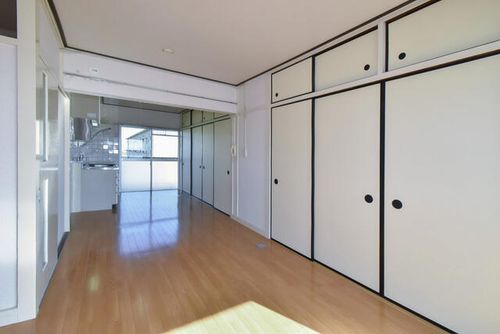 UR藤山台1100506の居間