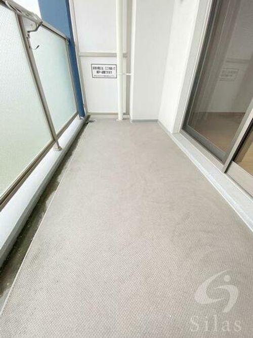 鈴の音の内装