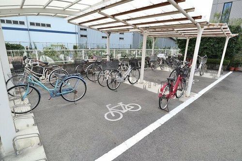 アクアヒルズの外観