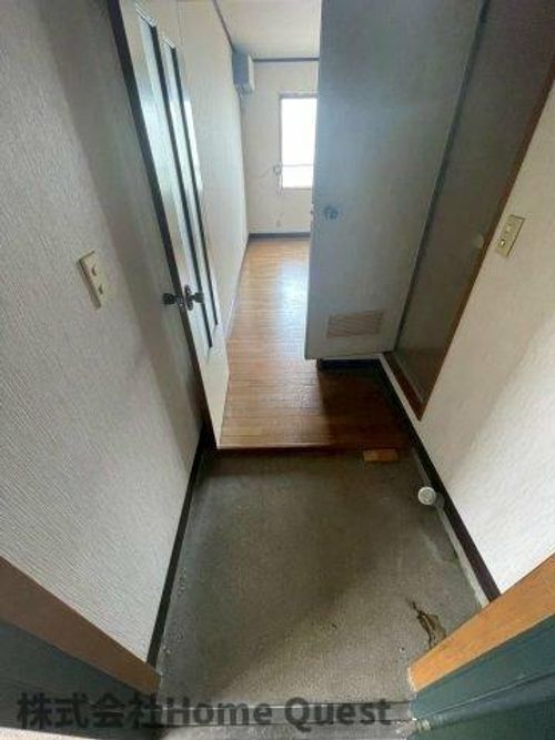 小田ビルの玄関